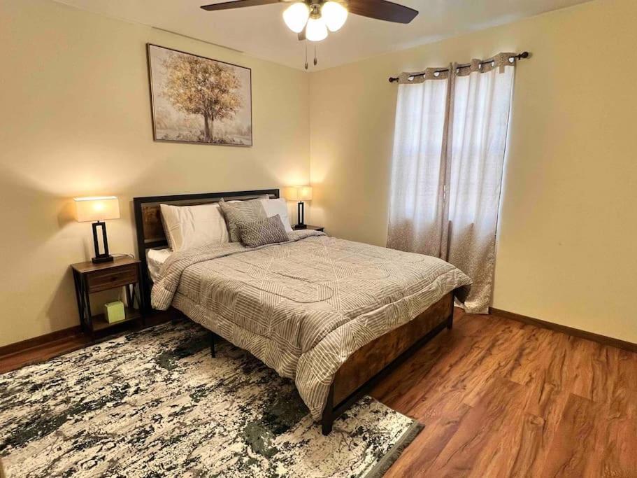 Beautiful 2Br Apartment. Black-Out Curtains Peoria Bagian luar foto