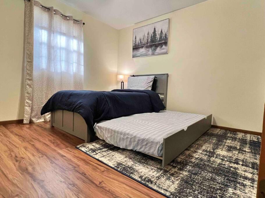 Beautiful 2Br Apartment. Black-Out Curtains Peoria Bagian luar foto