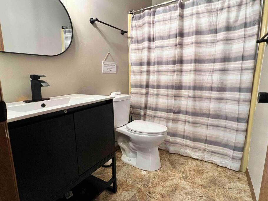 Beautiful 2Br Apartment. Black-Out Curtains Peoria Bagian luar foto