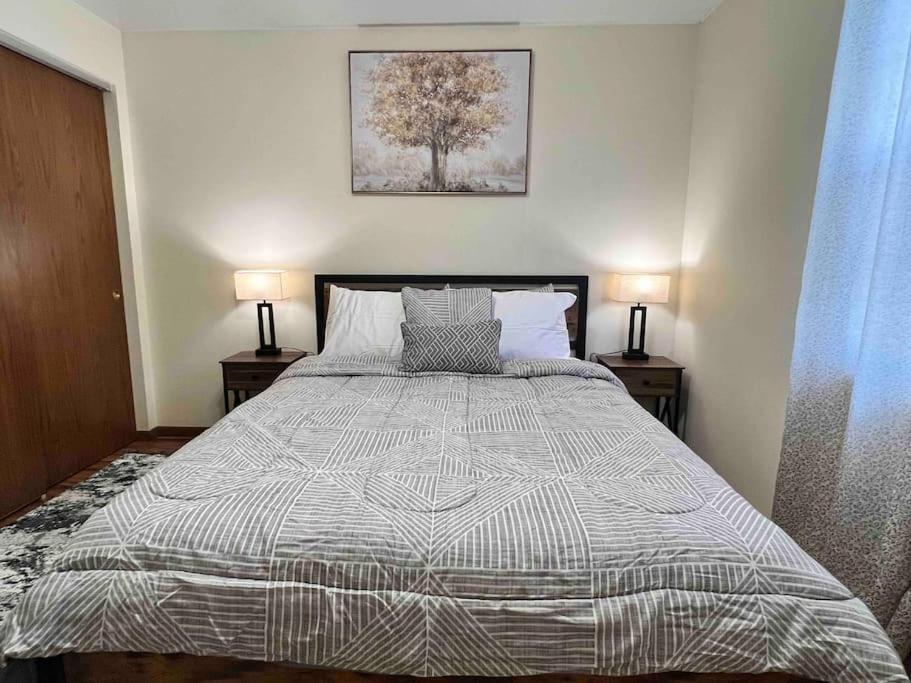 Beautiful 2Br Apartment. Black-Out Curtains Peoria Bagian luar foto